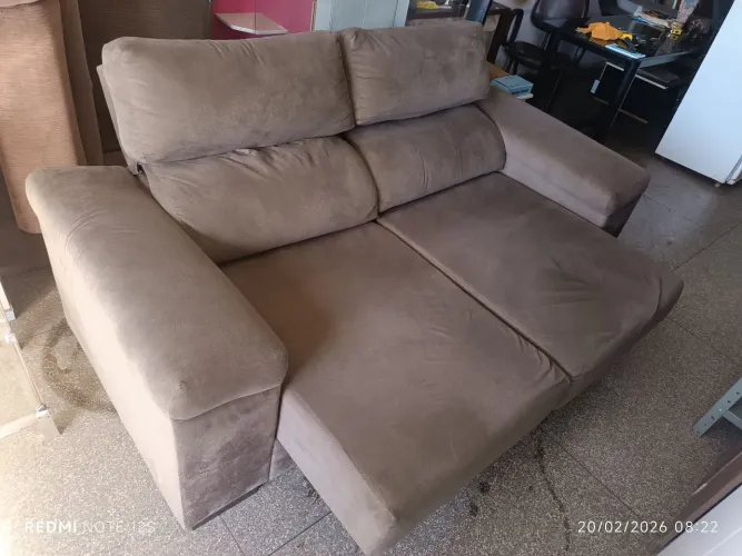 Sofá retrátil e reclinável bem novinho super confortável 
