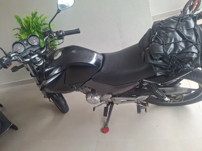 Moto revisada, trocado amortecedores cofap, buxa de balança, relação, pneus michelan