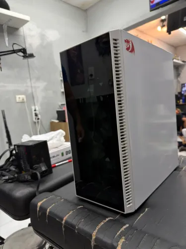 GABINETE GAMER REDRAGON GRAPPLE BRANCO RGB
