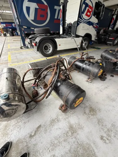 Kit bomba hidráulico para caçamba