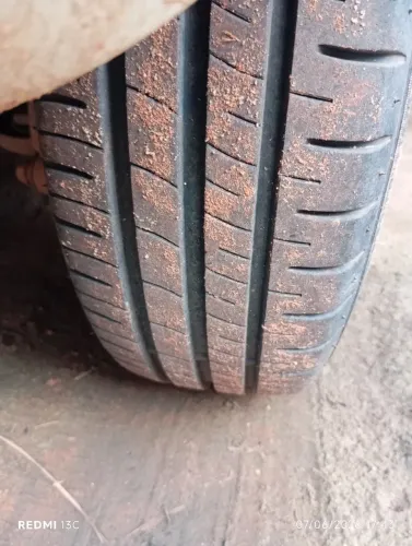 Vendo pneus 175/65R14 seme novo