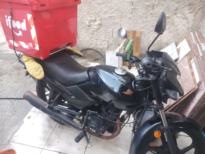 Tvs 110 2024 com baú 75 litros
