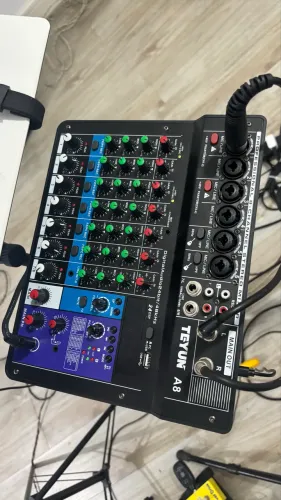 Mesa de som teyun A8 8 canais