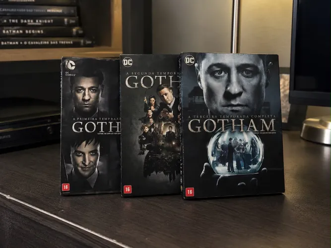 BOX GOTHAM | COLEÇÃO PARA FÃS DC / BATMAN 1ª 2ª 3ª temporada