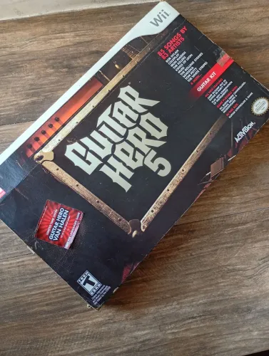 Guitar Hero 5 Nintendo Wii na Caixa Serial batendo!