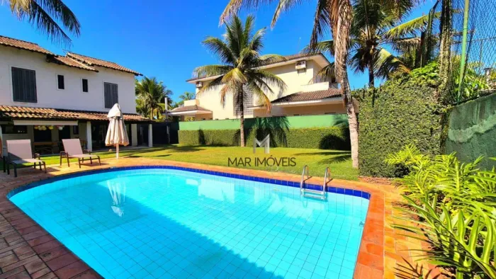 Casa em condomínio fechado na região da praia de Pernambuco no Guarujá!