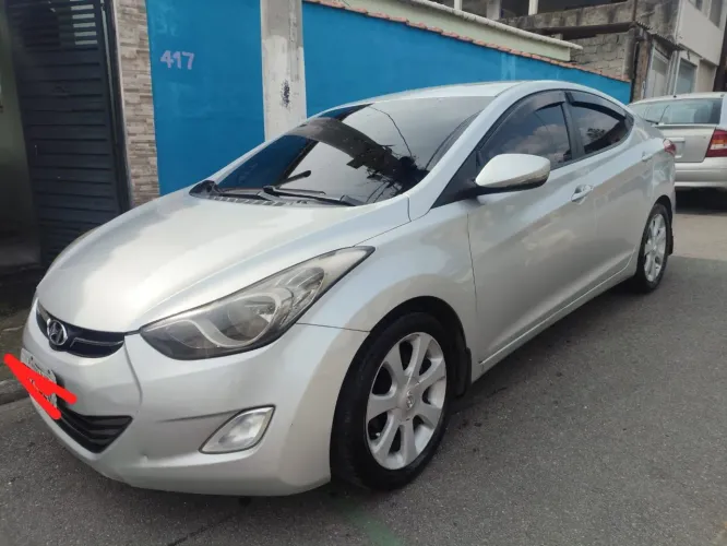 Hyundai Elantra GLS 1.8 16V Mec. 2012