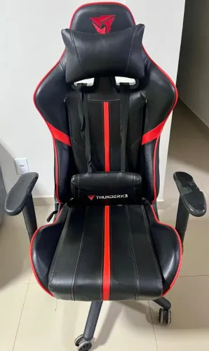Cadeira gamer ThunderX3 TGC12 (versão Preta e Vermelha)