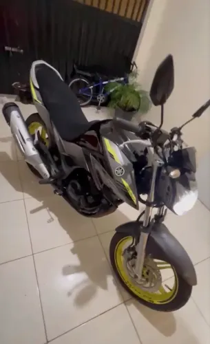Vendo Fazer 250