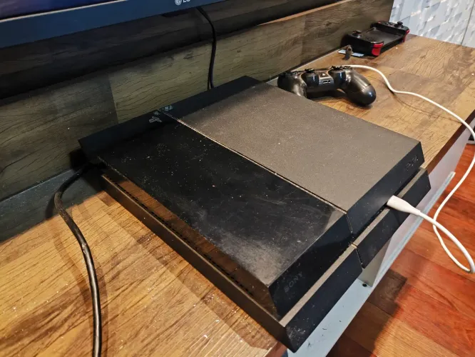 Ps4 FAT 500gb com 13 jogos em mídia física