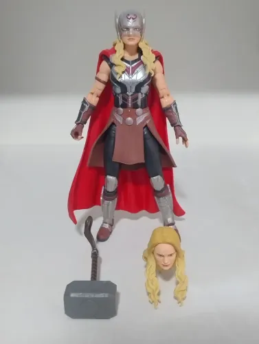 Marvel Legends Poderosa Thor MCU 