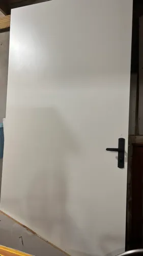 Porta em MDF Branco c/ fechadura - R$ 180
