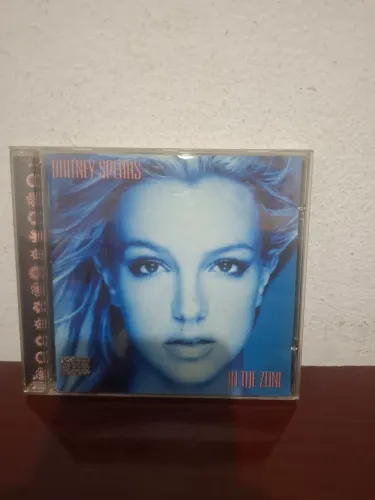 CD Britney Spears - In The Zone (Edição Original Nacional de Época - 2003) BMG/Jive