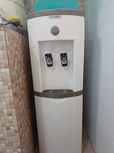 Bebedouro Esmaltec 220V