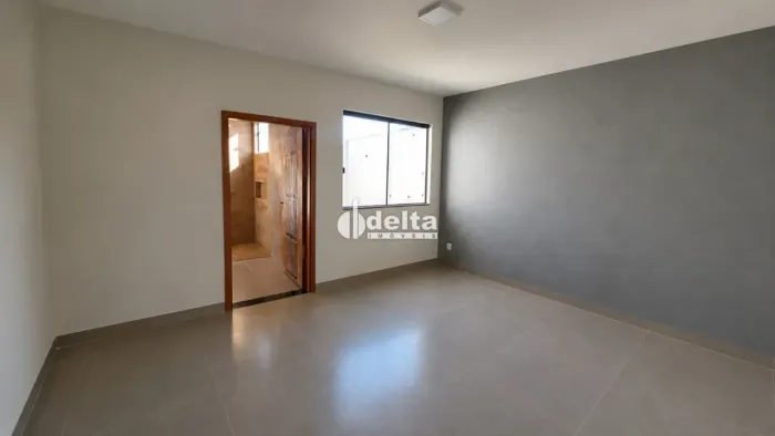 Casa com 2 quartos sendo 1 suíte disponível para venda no bairro Jardim Holanda em Uberlân