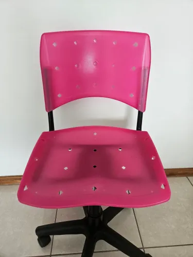 Cadeira Giratória Rosa