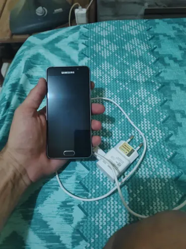 Samsung a3 2016 32gb 2 GB de ram