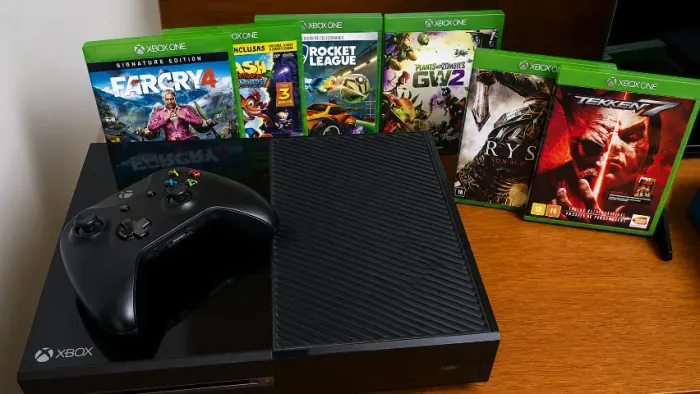 Xbox One + Controle + 6 Jogos
