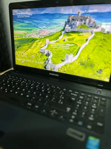 Notebook Samsung Core i5 / 8Gb RAM / NVidia