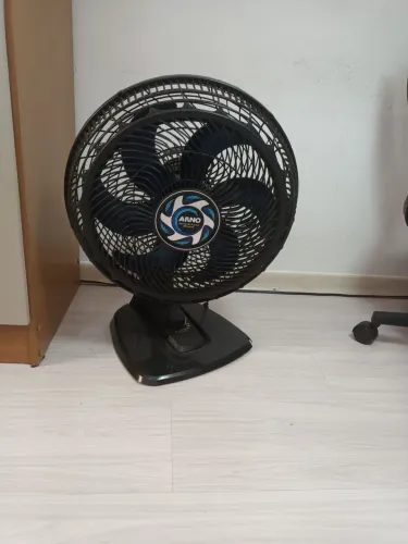 Vendo ventilador de chão/ mesa Arno