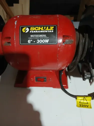 Esmeril schuz semi novo 250,00