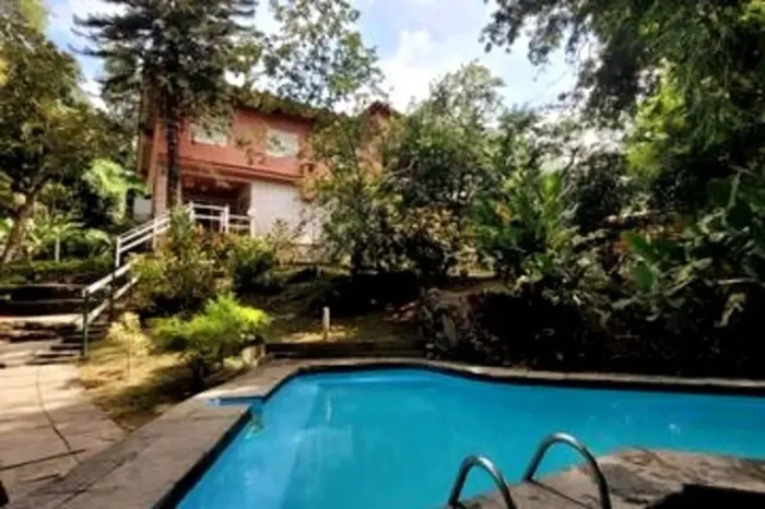 Guapimirim - Subida da Serra - Mini sitio com 4.000m²  Fundos para Cachoeira
