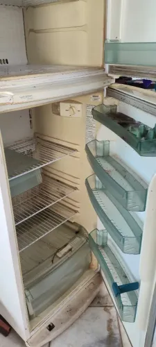 Geladeira Brastemp - para manutenção 