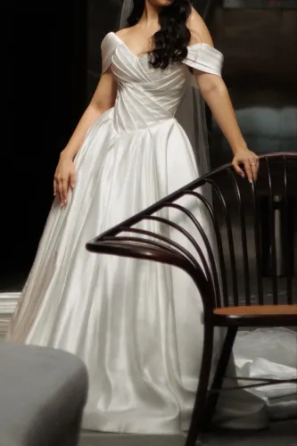 vestido de noiva (acompanha véu)