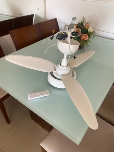 Ventilador de teto com controle remoto