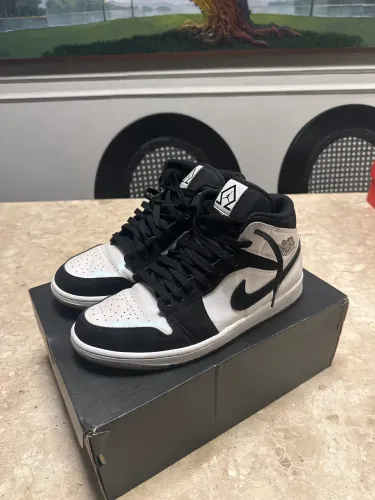 Jordan 1 Mid Diamond