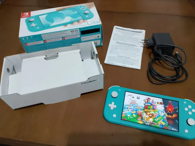 Nintendo Switch Lite Turquesa 32GB Desbloqueado + MicroSD 32GB