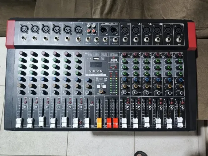 mesa de som amplificada arcano arc mix 12p interface 110v
