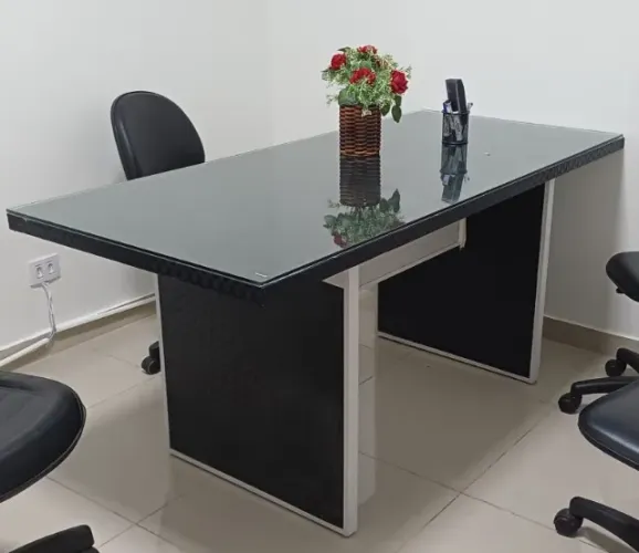 Mesa de Reunião em MDF com Vidro 