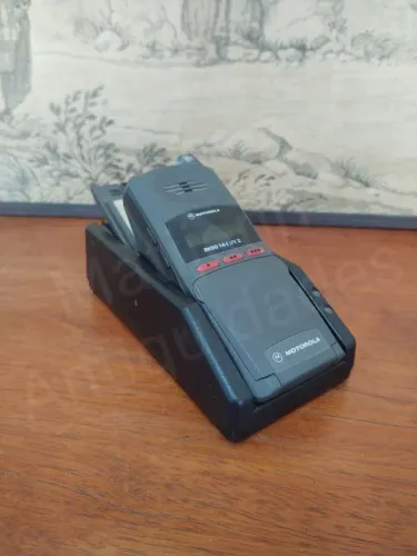 Celular antigo Motorola + 2 baterias + carregador - Micro T-A-C Lite II - Não testado 