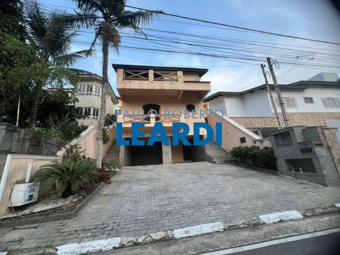 CASA EM CONDOMÍNIO - CONDOMÍNIO ARUJAZINHO 4 - SP