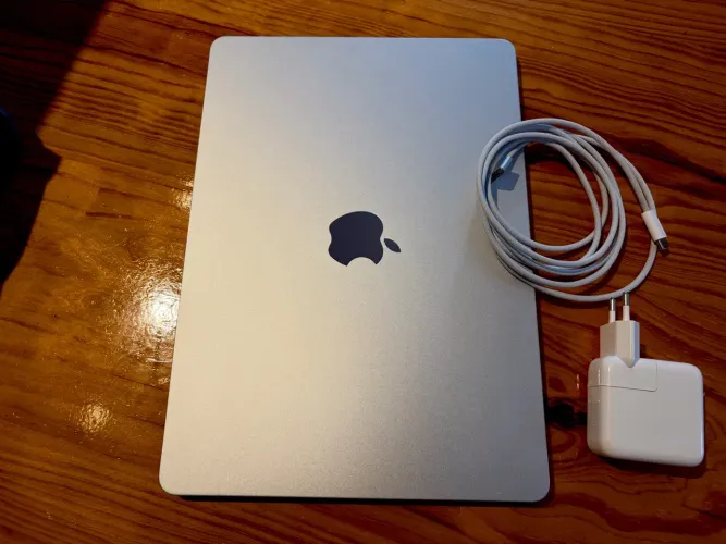 MacBook Air M2
