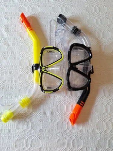 Snorkel e máscara de mergulho - valor para 2 kits.