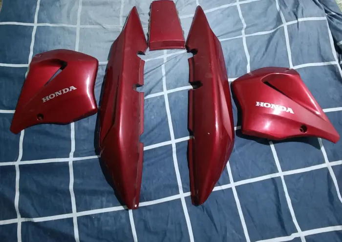 Carenagem rabeta CBX 2002