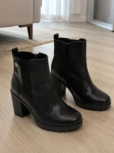 Bota Feminina Gigil Chelsea Preta - Salto Bloco