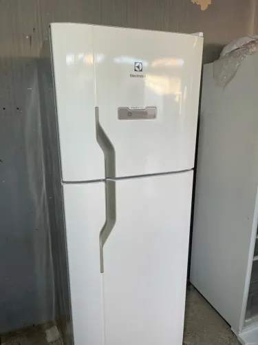 Geladeira Electrolux frostfree 220v