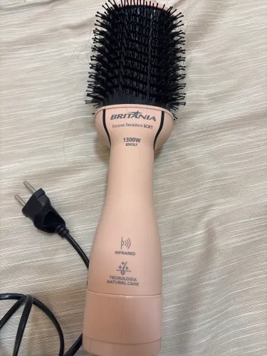 Escova secadora Britânia 1300w