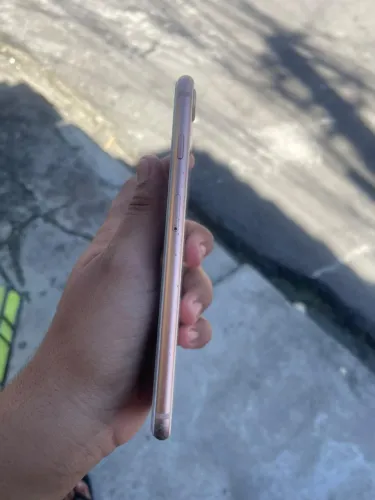 iPhone 8 Plus rose, troco em REALME 