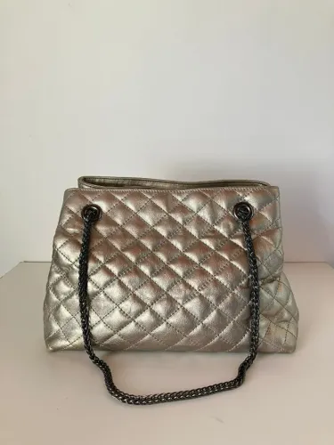 bolsa corello ombro couro matelassê champagne metalizada