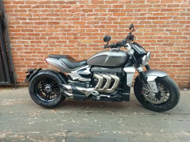 TRIUMPH ROCKET 3R 2023