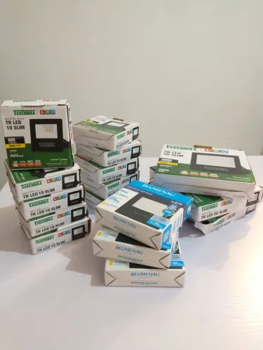 Kit de refletores LED para eventos - 16 unidades<br>