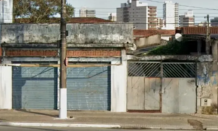 Terreno com 300 m² - com construção - Vila Tupy em Praia Grande