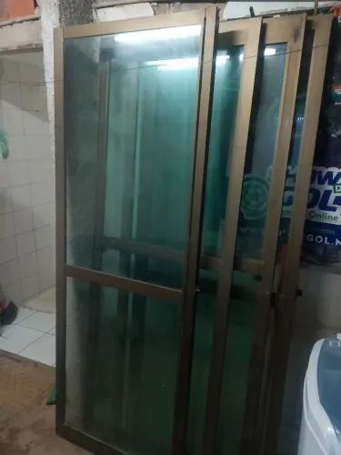 Porta de quatro folhas de alumínio vidro