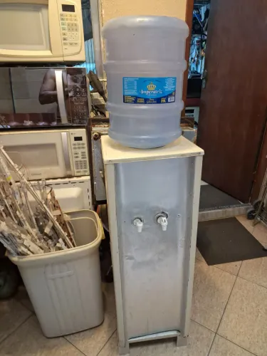 bebedouro geladeira garrafão funcionando