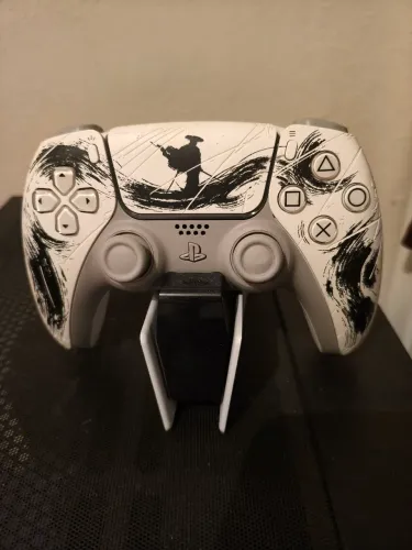 Controle PS5 edição limitada Ghost of Yotei + base de carregamento oficial