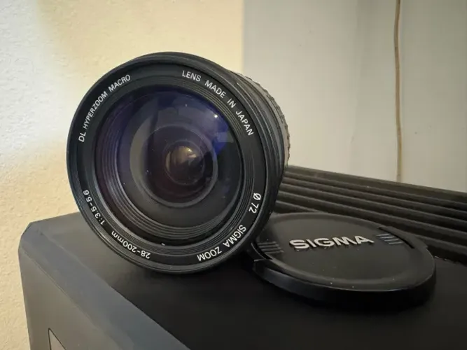 SIGMA 28-200mm f/3.5-5.6 DL Nikon